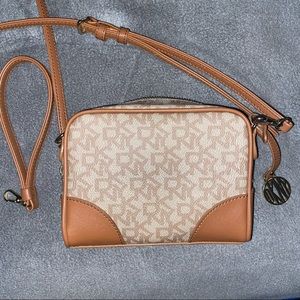 DKNY CROSSBODY PURSE